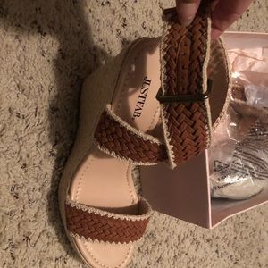 Amazing wrap wedges